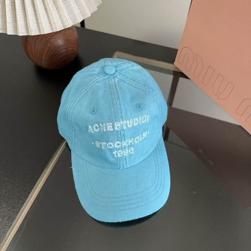 כובע כחול של Acne Studios